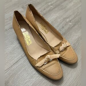 Salvatore Ferragamo | Women’s Size 9.5 Tan Kitten‎ Heels